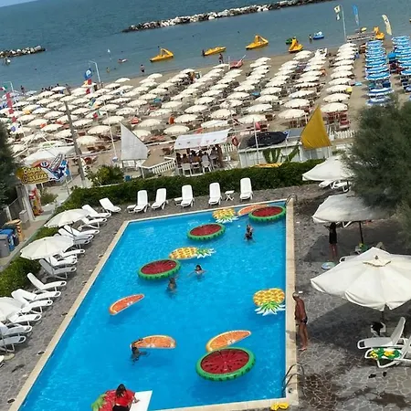 Residenza Flores Appartement